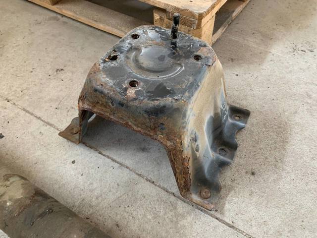 Кронштейн запасного колеса MR436000 MITSUBISHI