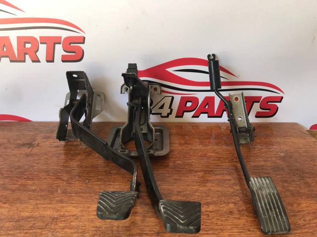 Педаль сцепления MR493821 MITSUBISHI