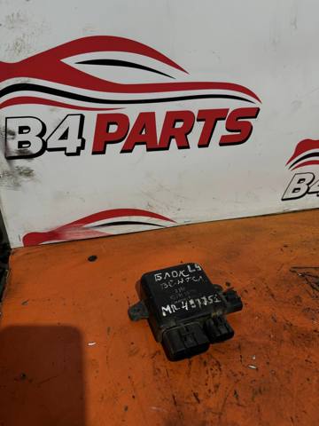 Регулятор оборотов вентилятора охлаждения (блок управления) MR497751 MITSUBISHI