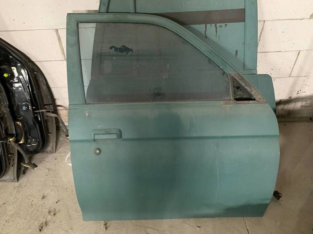 Пассажирская передняя дверь MR508008 MITSUBISHI