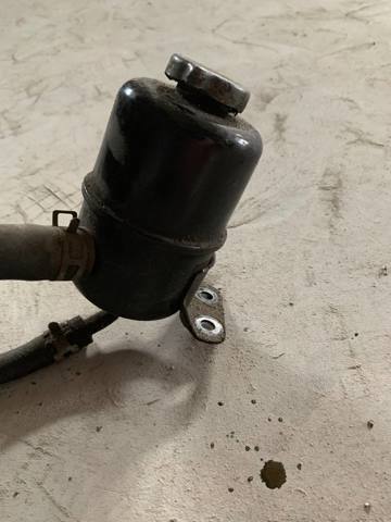 Бачок насоса гидроусилителя руля MR510379 MITSUBISHI