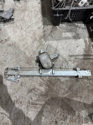 Механизм стеклоподъемника двери передней, правой MR523512 MITSUBISHI