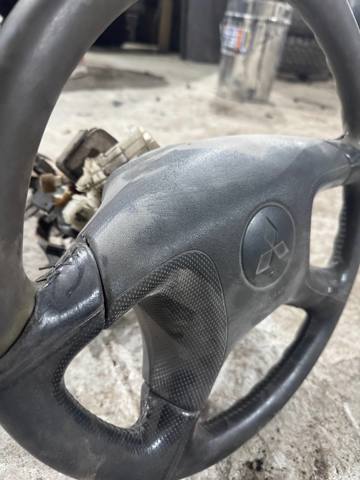 Подушка безопасности водителя MR527359 MITSUBISHI