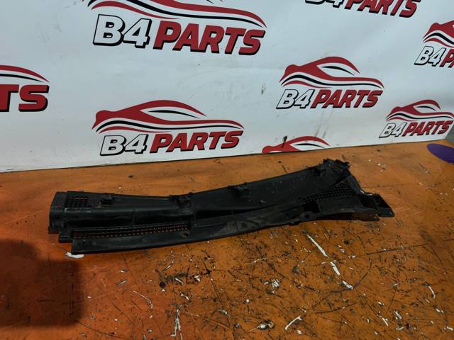 MR533286 MITSUBISHI Решетка воздухозаборника салона купить в Ирпень