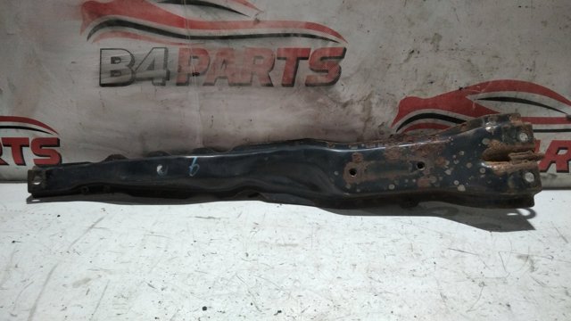 Подрамник двигателя MR589557 MITSUBISHI