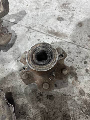 MITSUBISHI MR594954 Передняя ступица в наличии Черновцы