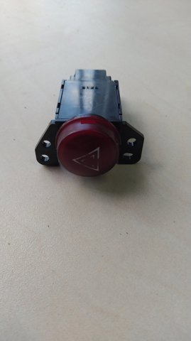 Кнопка аварийной сигнализации MR951792 MITSUBISHI