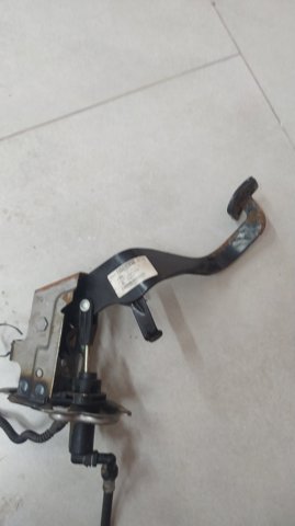 Педаль сцепления MR955197 MITSUBISHI