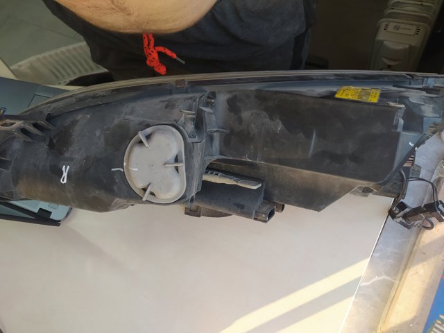 Правая блок фара MR957354 MITSUBISHI