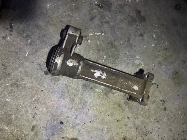 Стакан полуоси TAU500080 LAND ROVER