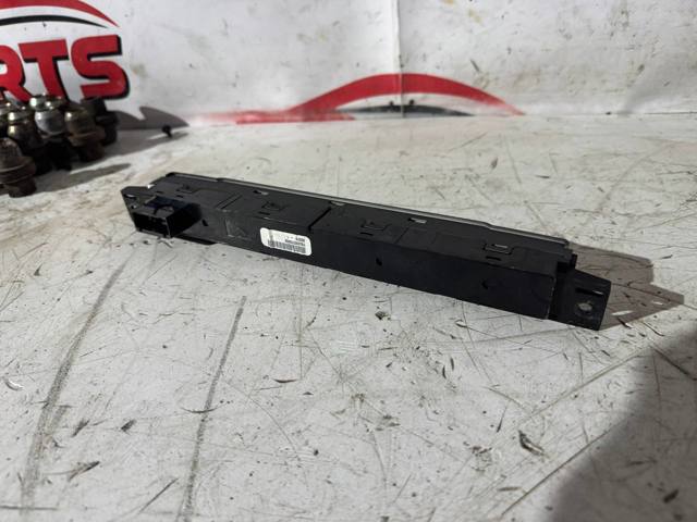 LAND ROVER YUL500570WUX Кнопка включения аварийного сигнала в наличии Киев