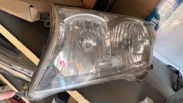 Фара 8117060C80 TOYOTA