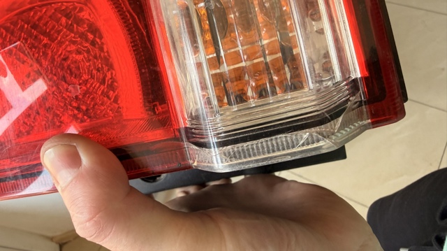 Фонарь задний правый, внешний 8155160820 TOYOTA