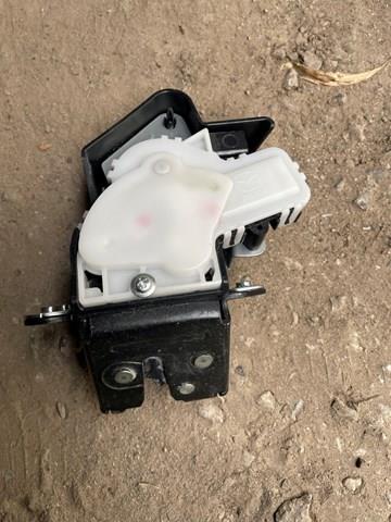 MAZDA G33M62310A Замок багажника в наличии Запорожье