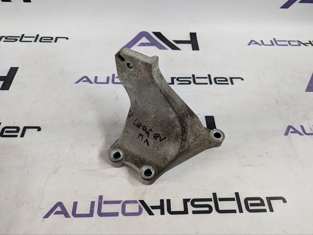 Кронштейн подушки (опоры) двигателя, левой 112533NF0A NISSAN