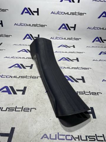 Накладка дверного порога внутренняя, задняя правая 1UD22DX9AD CHRYSLER