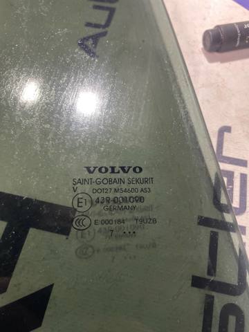 Стекло задней правой двери 31371003 VOLVO