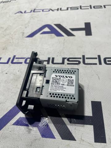 VOLVO 31407038 USB-разветвитель в наличии Сумы