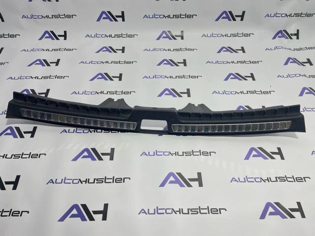 32239215 VOLVO Накладка бампера заднего верхняя защитная (ступень-подножка) купить в Черновцы