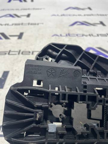 Держатель наружной ручки двери, задней левой 68082689AF CHRYSLER