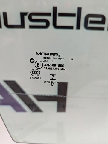 Стекло передней двери, правой 68104918AA CHRYSLER