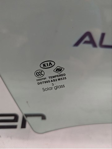 Стекло задней правой двери 834212T010 HYUNDAI