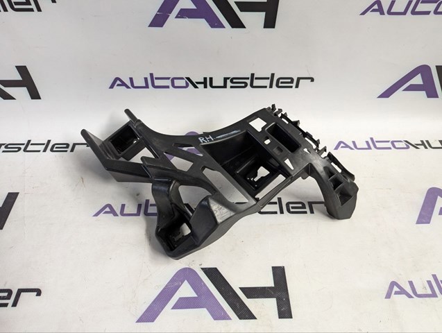 Правое крепление заднего бампера A1668850465 MERCEDES