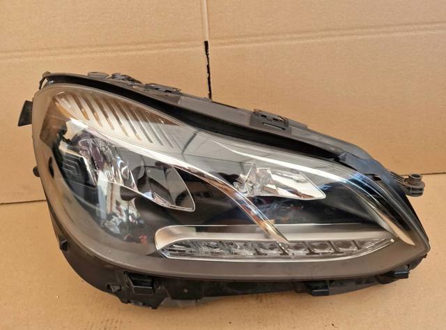 Правая блок фара A2128201839 MERCEDES