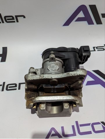 Задний левый суппорт D40106RA0C NISSAN