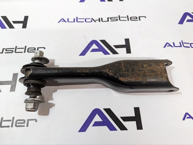 Рычаг задней подвески нижний, левый LR037700 LAND ROVER