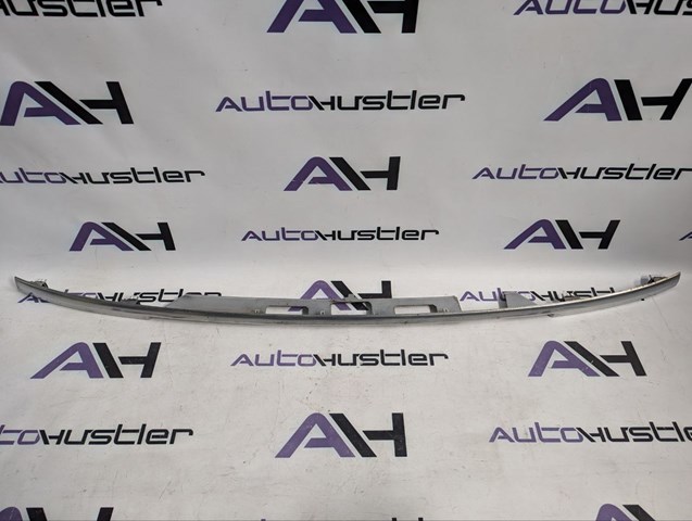 Накладка на крышку багажника LR048394 LAND ROVER
