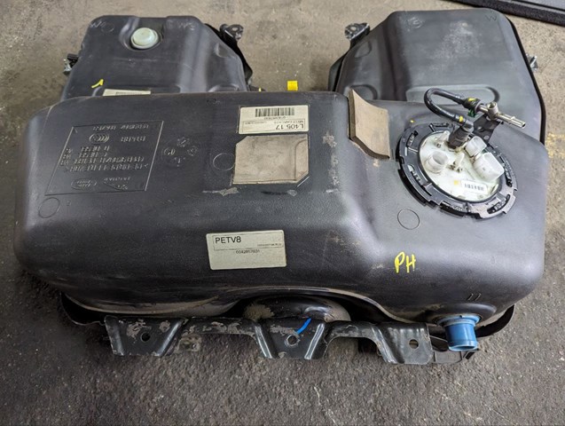 Топливный бак LR086524 LAND ROVER