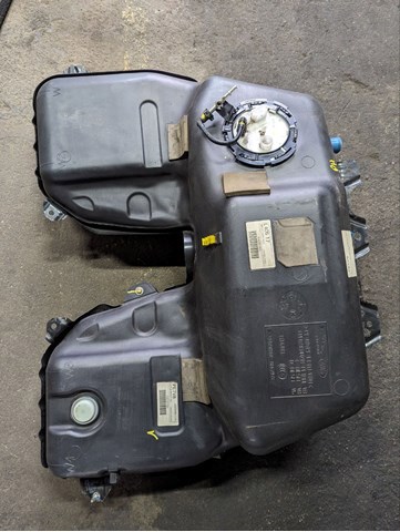 LAND ROVER LR086524 Бензобак в наличии Каменское