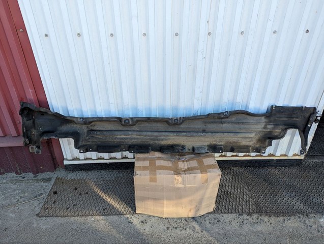 Защита днища, правая LR090564 LAND ROVER