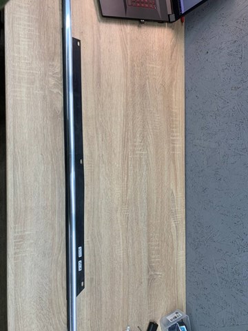 Накладка заднего стекла, левая 4L0853763E VAG