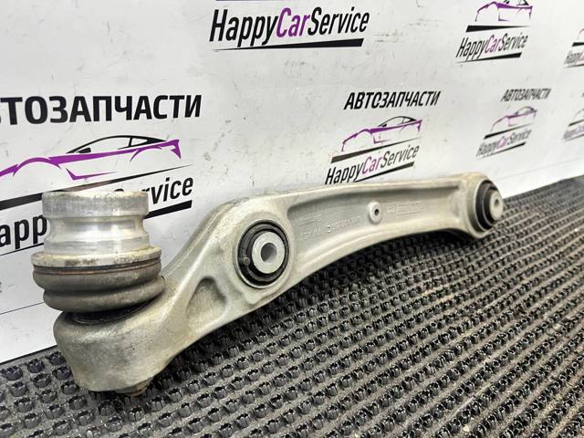 Правый рычаг передней нижней подвески 4M0407156C VAG