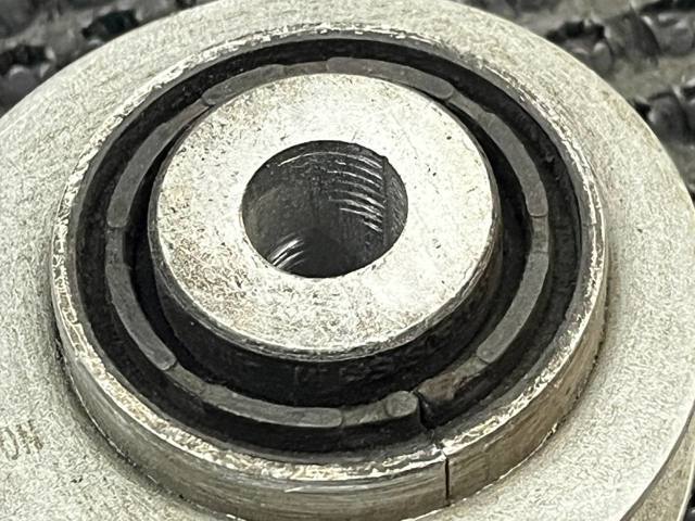 4M0501530N Рычаг задней подвески поперечный правый купить Черкассы