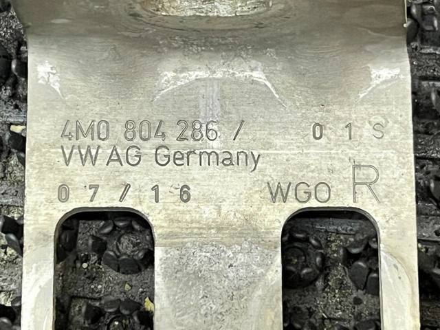 VAG 4M0804286 Кронштейн усилителя переднего бампера в наличии Павлоград