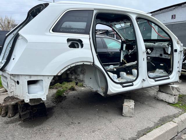 Боковая часть задняя правая 4M0809838 VAG