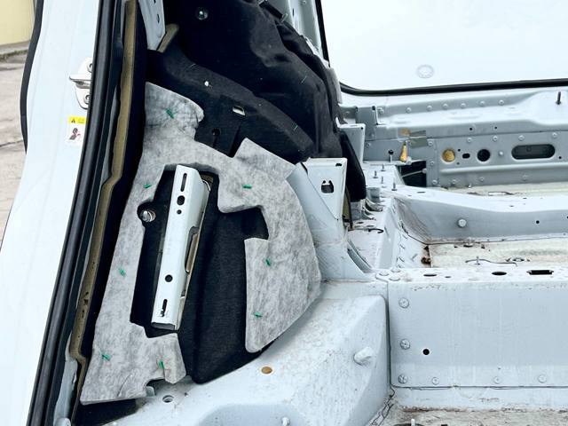 4M0809838 Крыло заднее правое купить Полтава