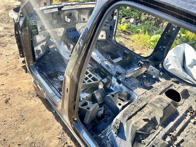 4M0809847 VAG Порог внешний левый купить в Винница
