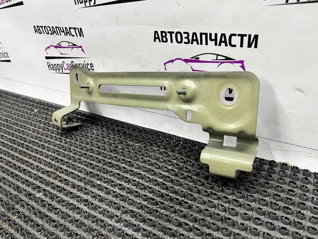 Кронштейн крепления крыла  переднего правого верхний 4M0821432 VAG