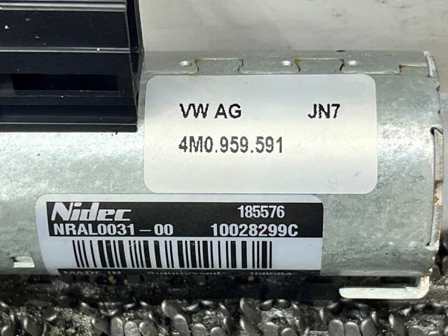 VAG 4M0959591 Мотор привода люка в наличии Киев