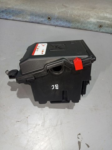 Корпус блока предохранителей 9804681980 PEUGEOT