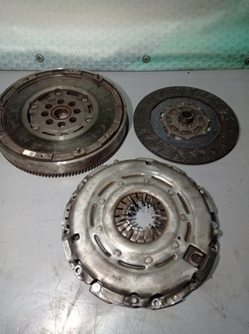 Демпферный маховик 9808378880 OPEL