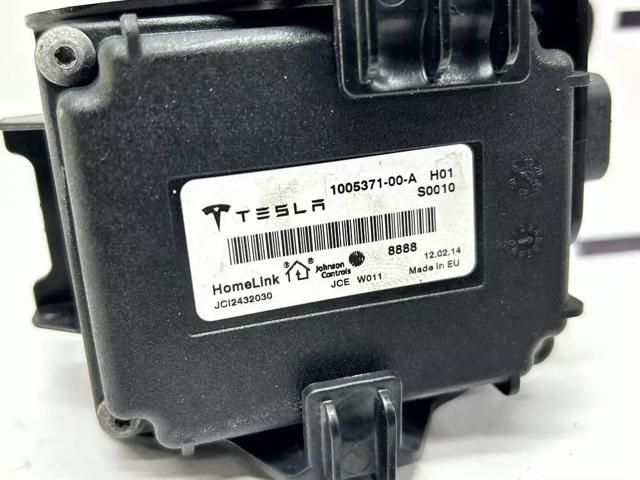 Блок управления системой открывания ворот гаража 100537100A TESLA