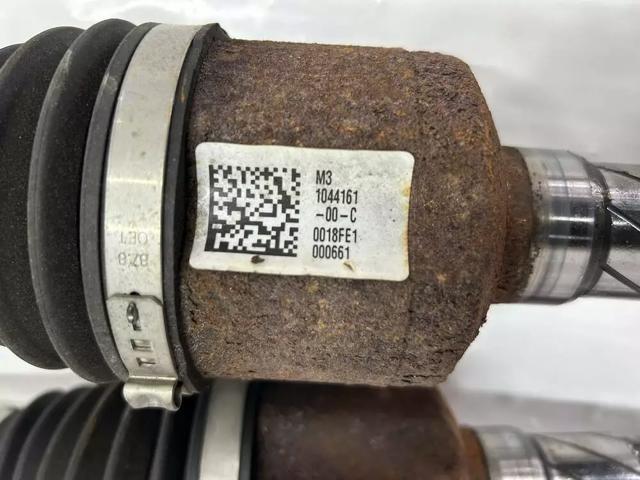 Полуось задняя 104416100D TESLA