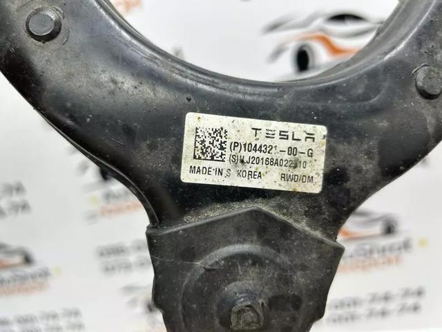 Рычаг передней подвески верхний, левый 104432100G TESLA