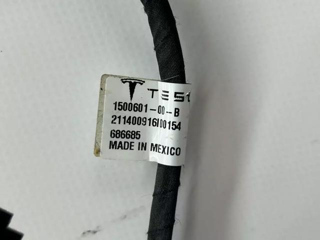 Амортизатор двери багажника 150060100A TESLA