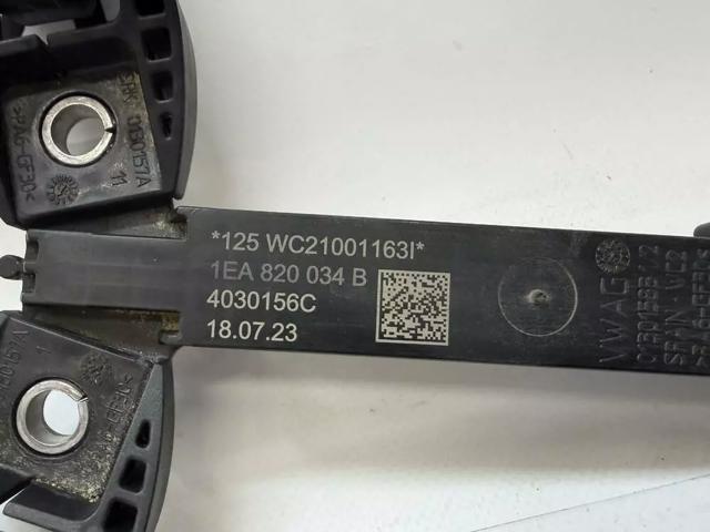 Кронштейн компрессора кондиционера 1EA820034B VAG